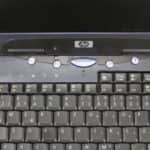 Spousta knoflíčků a informační kontrolky - Hewlett Packard OmniBook XE3