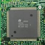 Nějaký čip z - Compaq Contura 3-25C