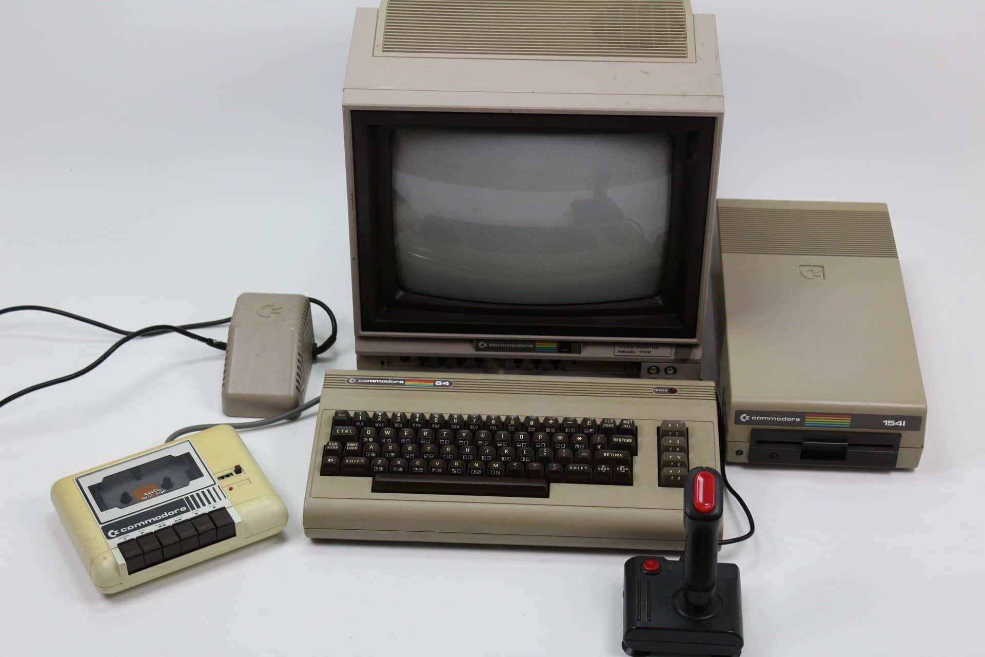 [Obrázek: Commodore-64-OLD-01.jpg]