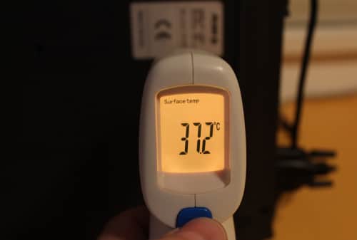 Teplota po 3 hodinách při spuštěné hře Quake 1, kdy demo střídá demo