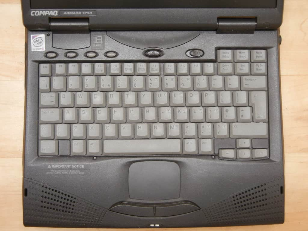 Compaq Armada 1750 - Clous