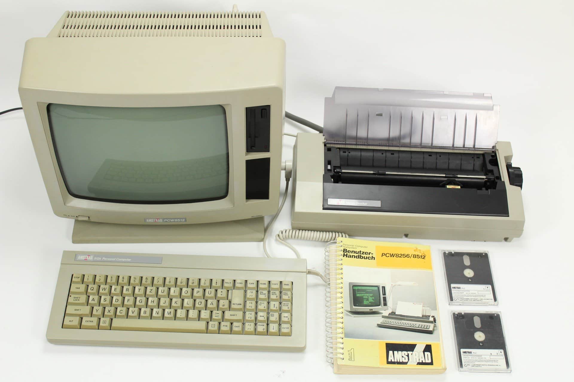 Vypnuta-sestava-manual-a-diskety-Amstrad-PWC8512