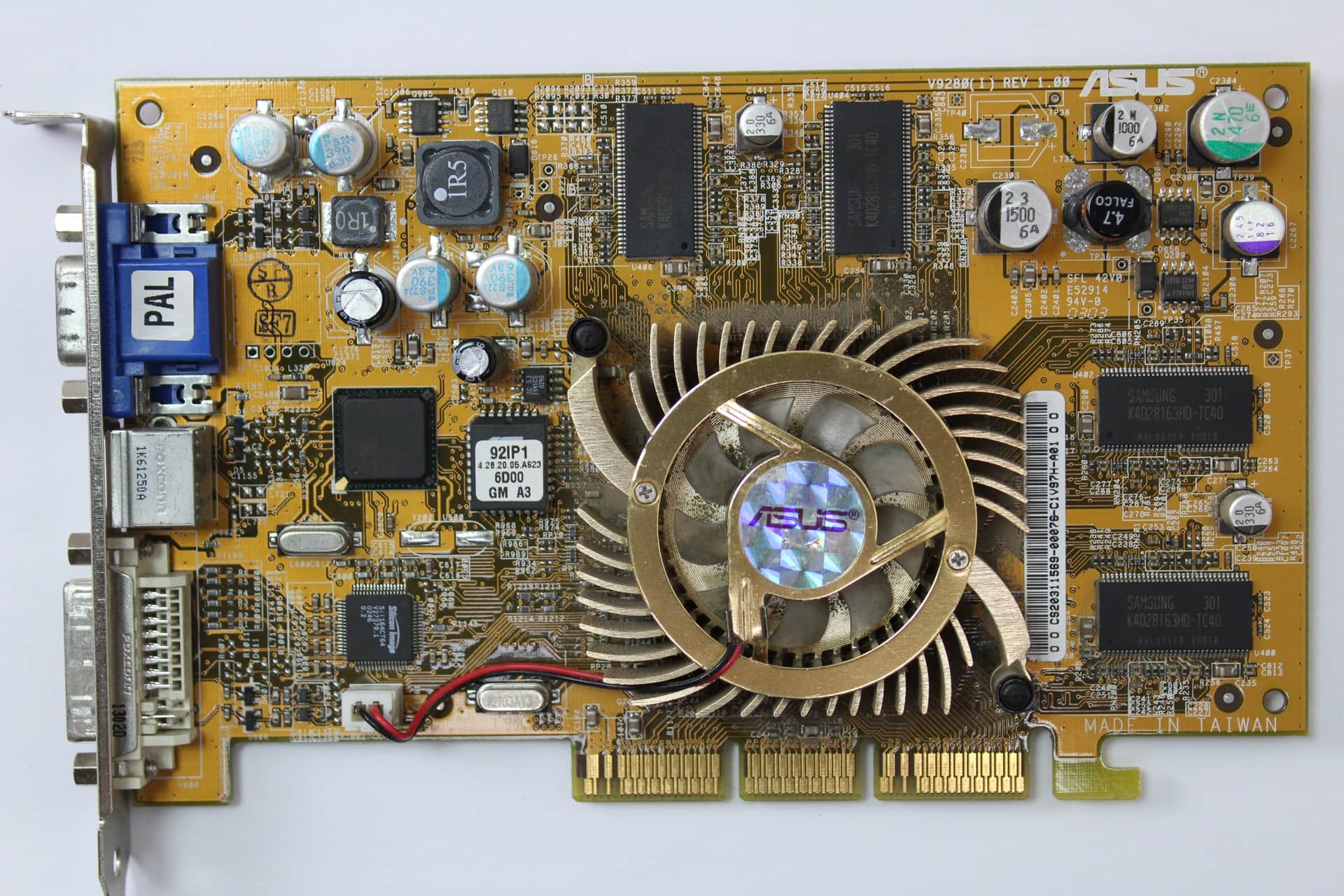 Asus V9280I - nVidia GeForce4 TI4200 128MB DDR