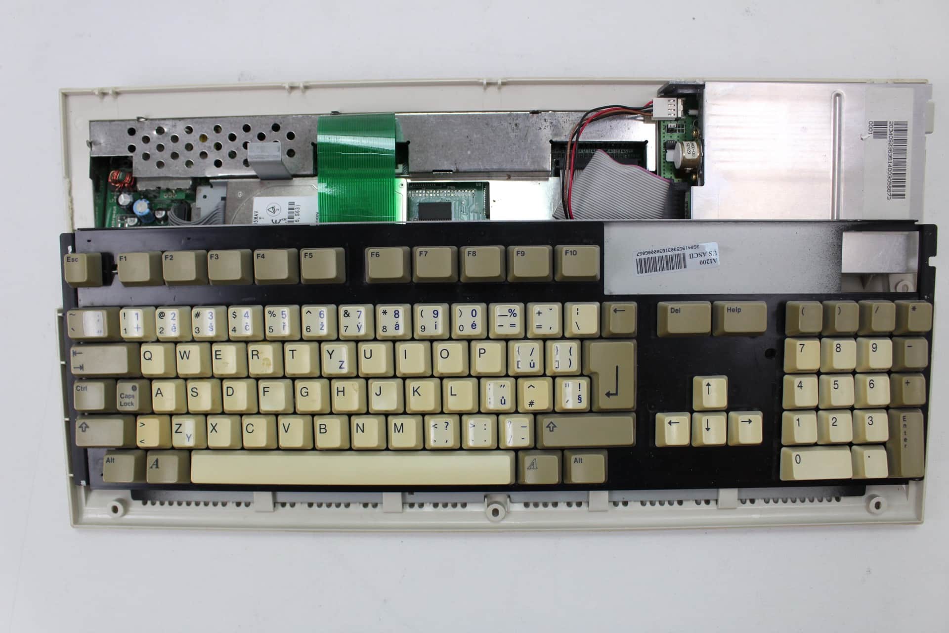 Commodore Amiga 1200 - bez vrchního krytu
