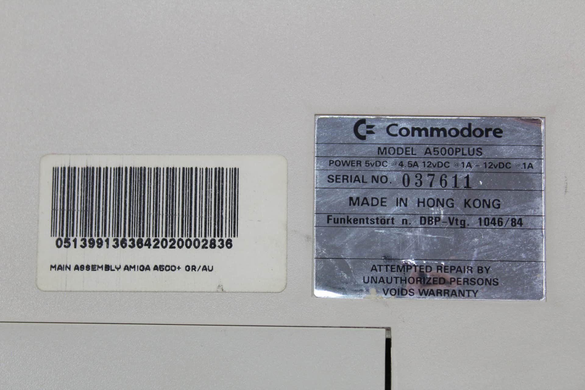 Commodore Amiga 500 Plus - štítky