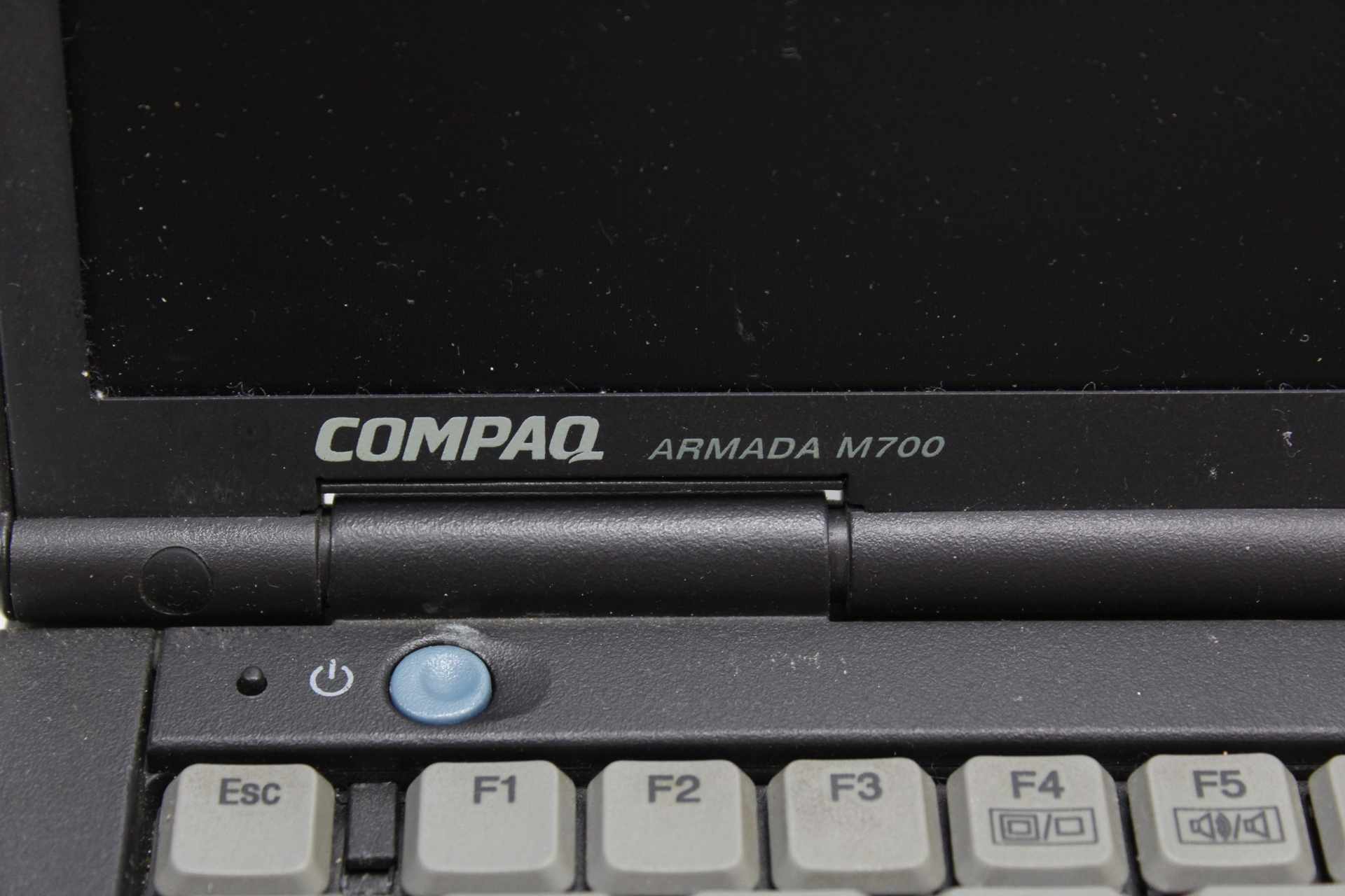 Compaq Armada M700