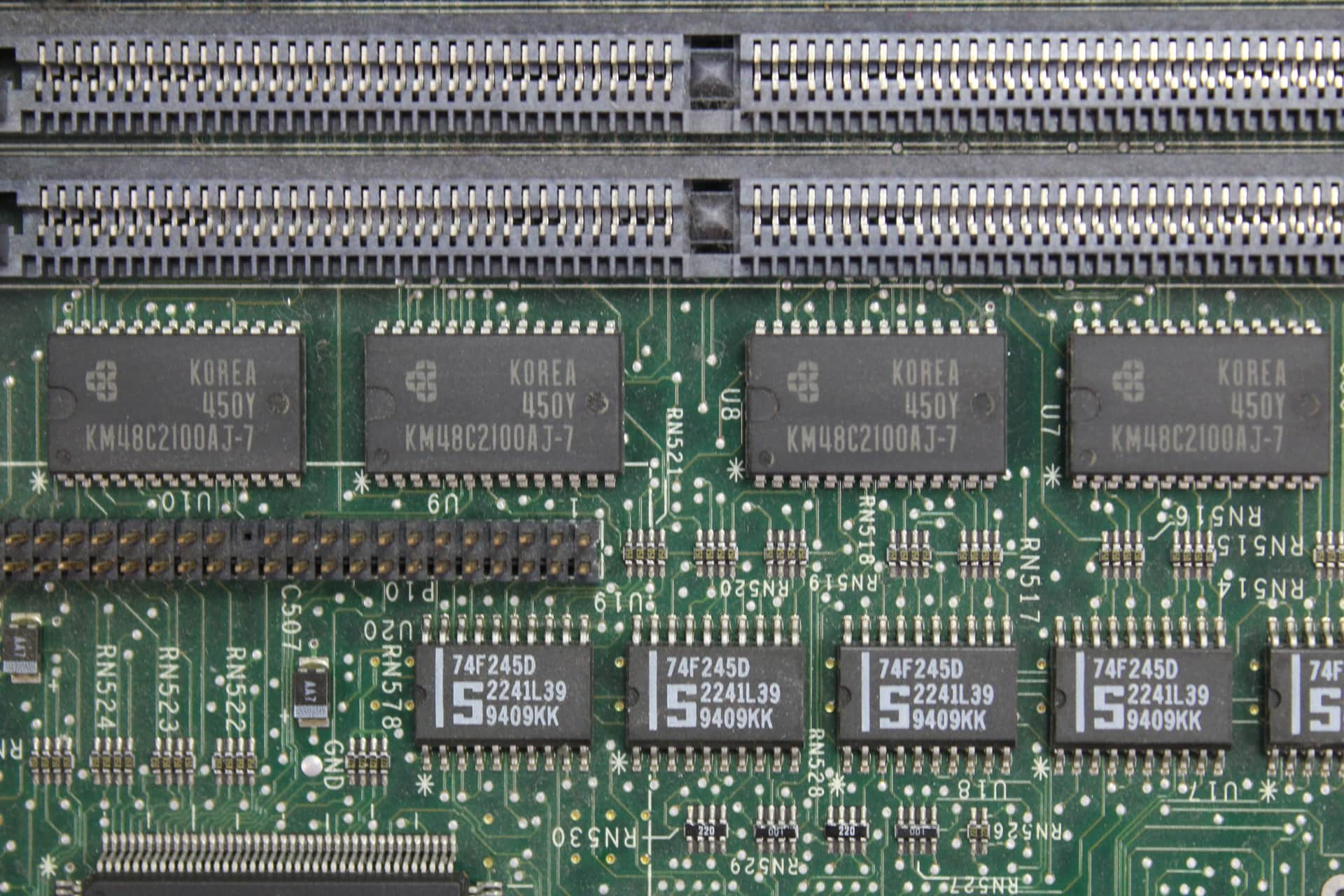 Compaq Deskpro 466 - 8MB RAM na základní desce