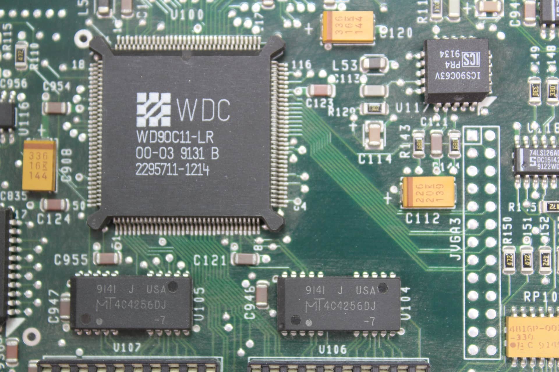 DELL 320SX - Grafický čip