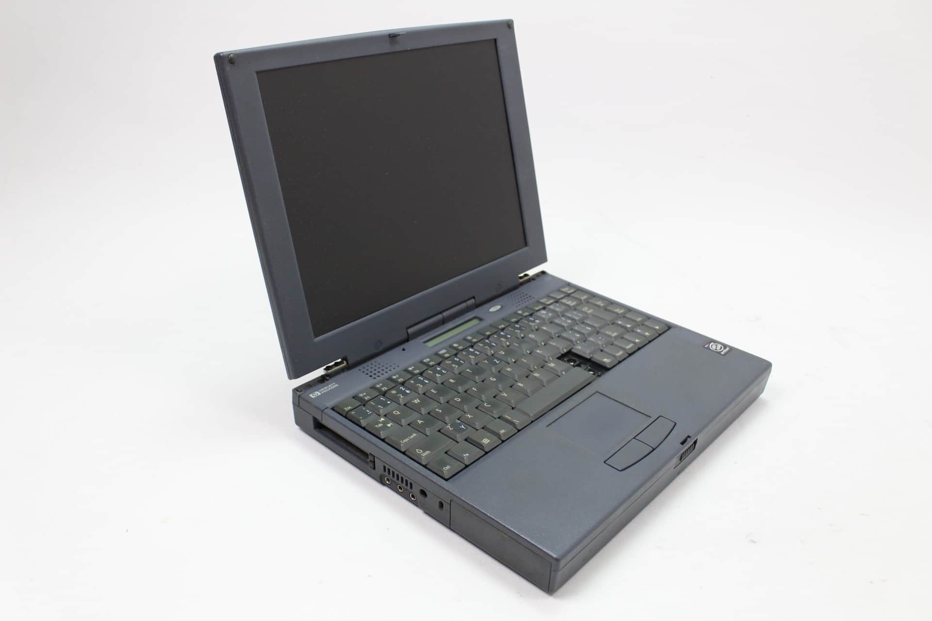 Hewlett Packard OmniBook 2100 - Otevřený zleva