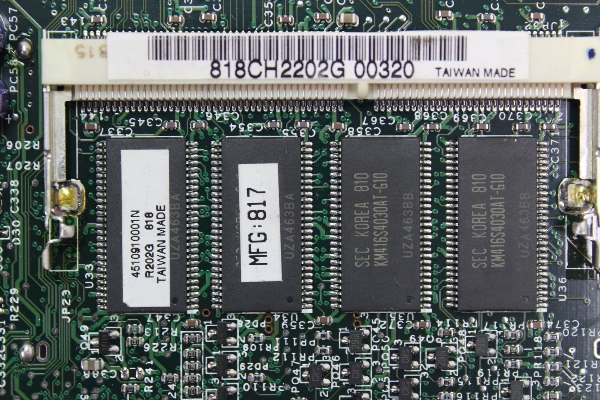 Hewlett Packard OmniBook 2100 - Integrovaná paměť RAM
