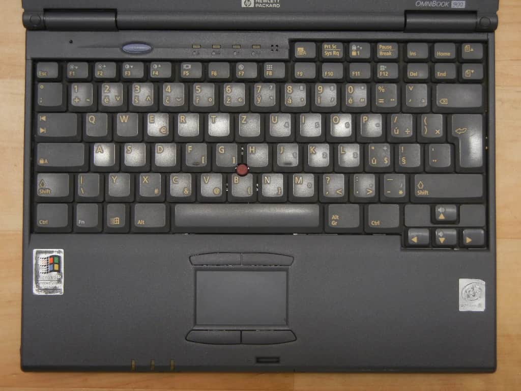 HEWLLET PACKARD Omnibook 900 - Clous