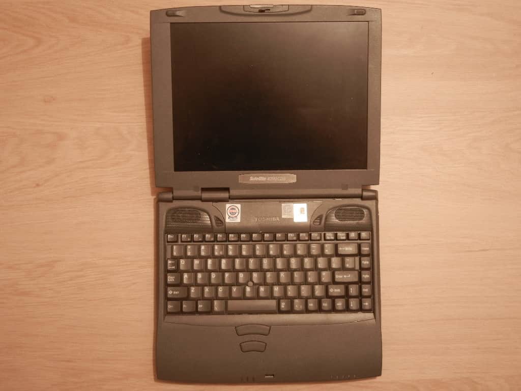 Toshiba Satellite 4090CDS - Clous